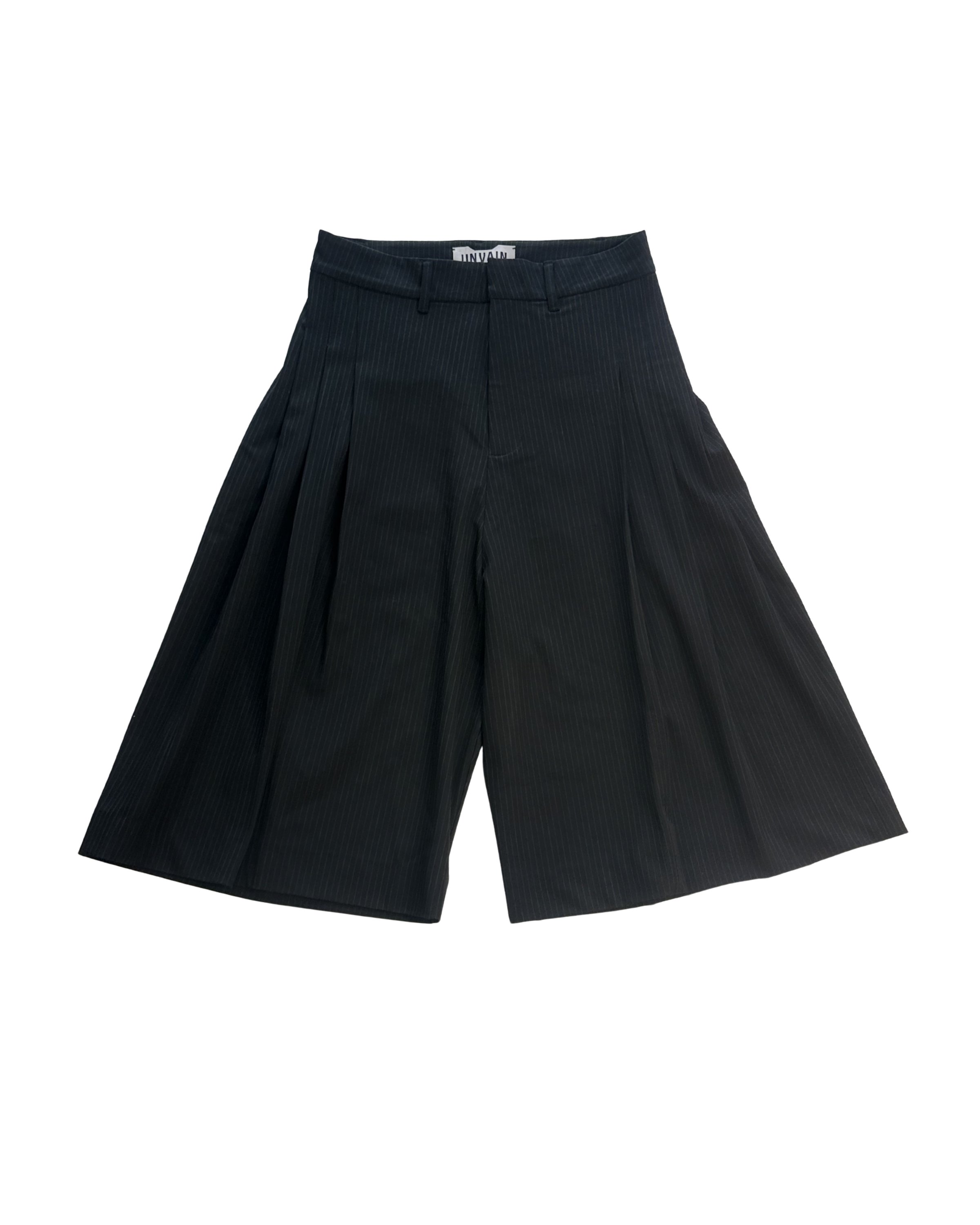 049 SIDE PLEATED BERMUDA – PINSTRIPE