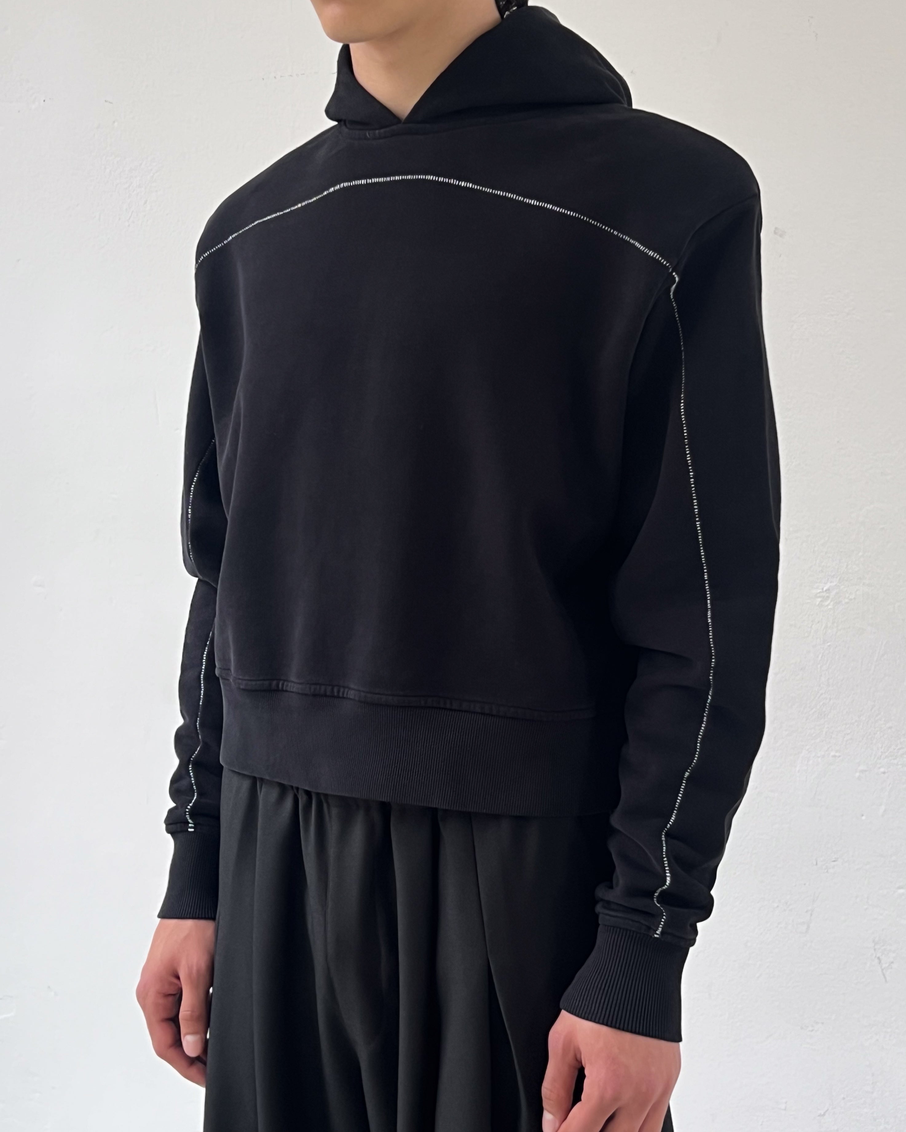 'FALIH' SHOULDER PAD HOODIE – WASHED BLACK
