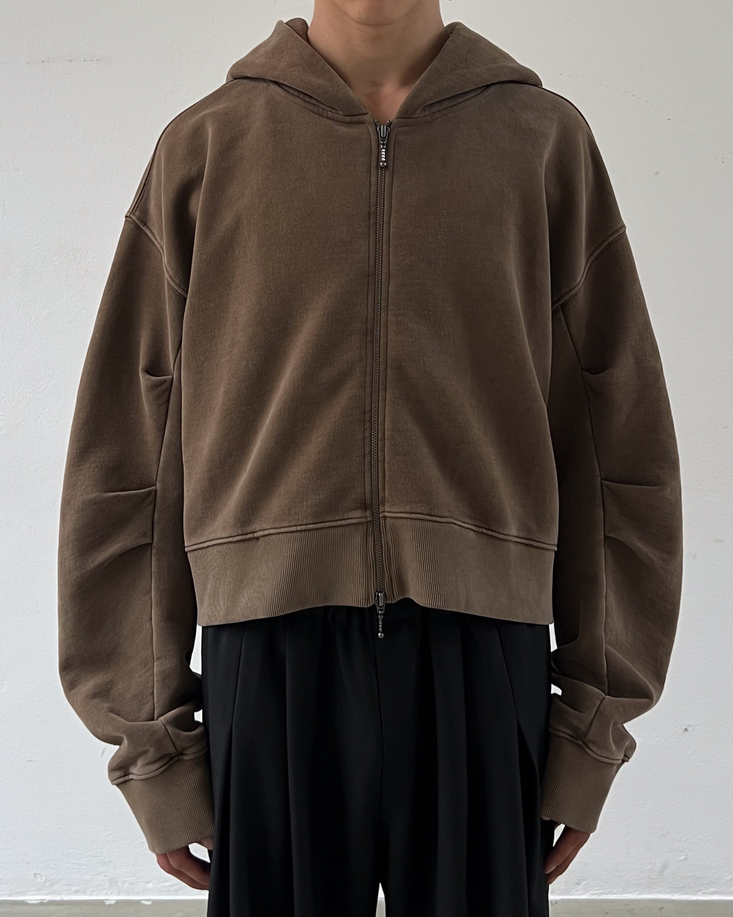 'RAYAD' PLEATED ZIP HOODIE – TAN