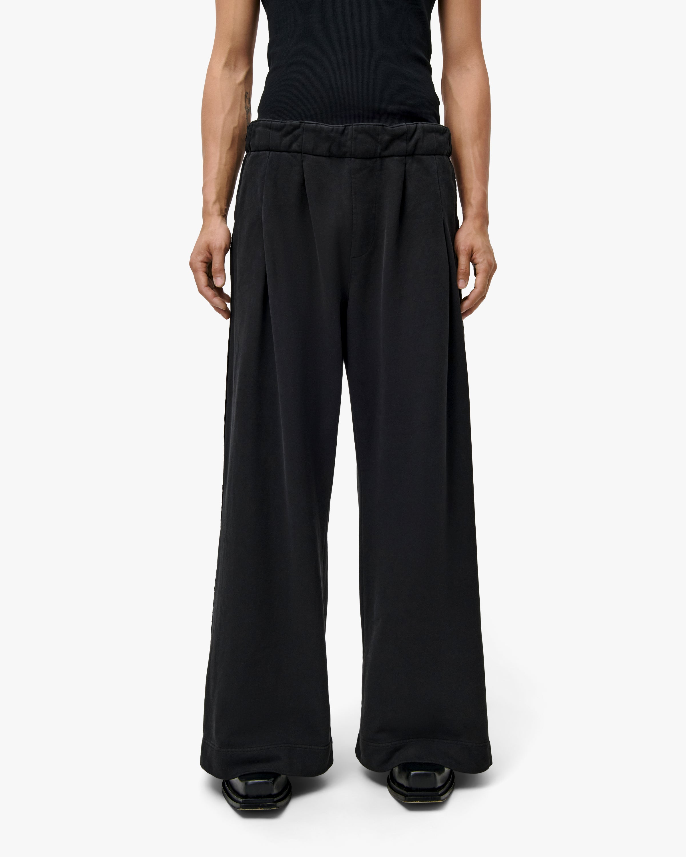 'LIDO' ENTITY V2 SWEATPANTS – WASHED BLACK