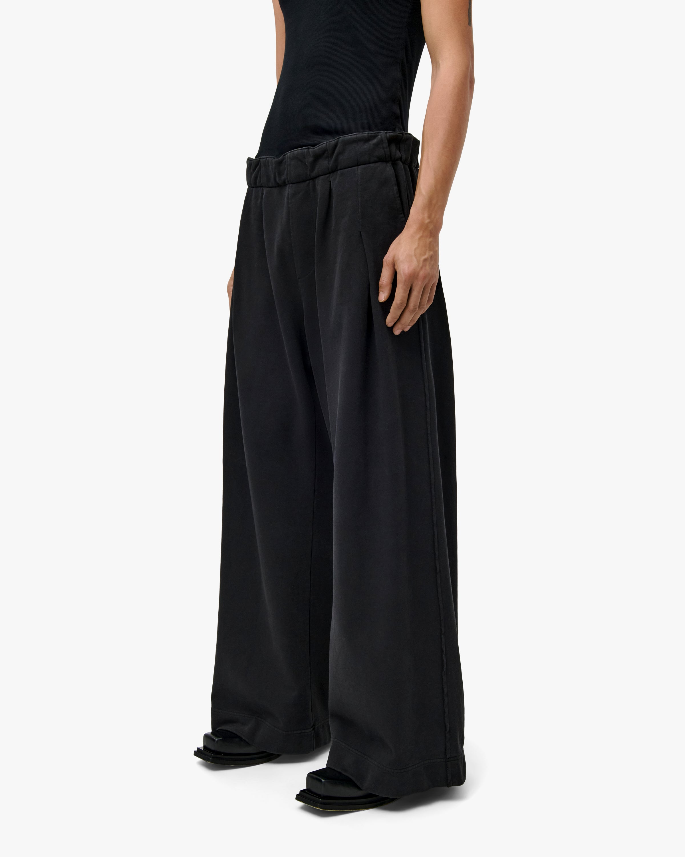 'LIDO' ENTITY V2 SWEATPANTS – WASHED BLACK