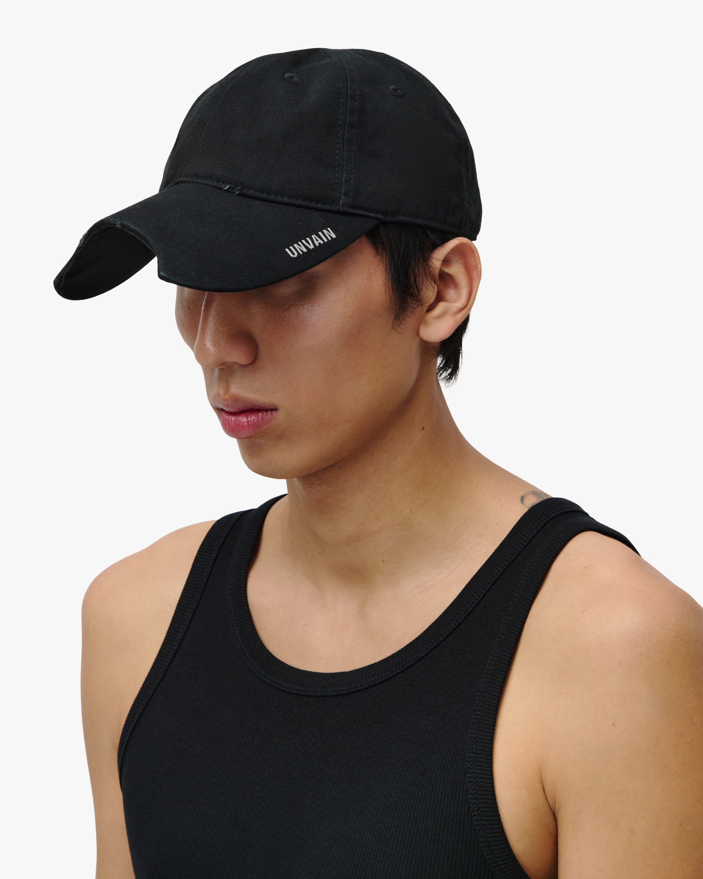 'RACHID' CUT-OUT CAP – WASHED BLACK