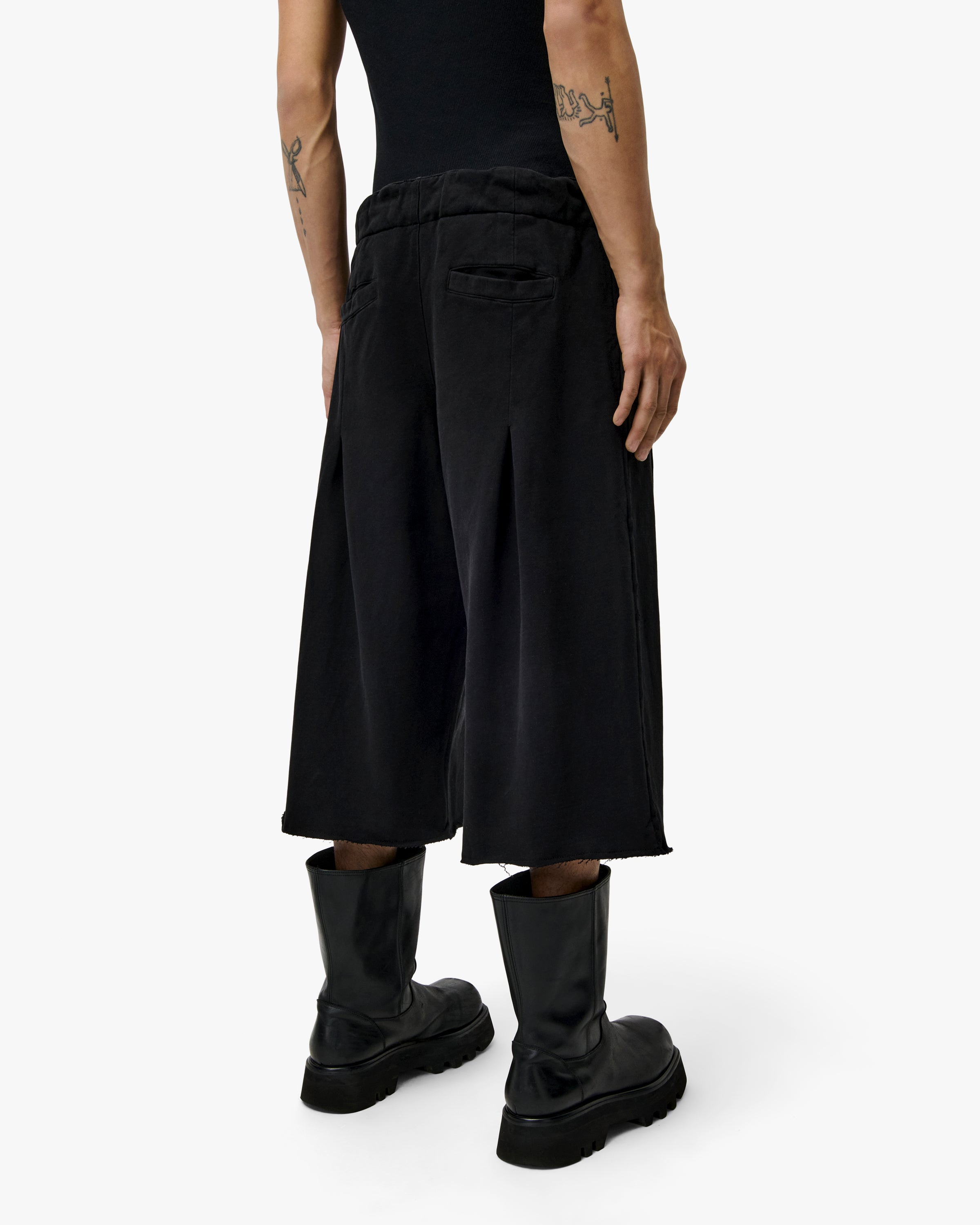 'LUNE' ENTITY SWEAT BERMUDA – WASHED BLACK