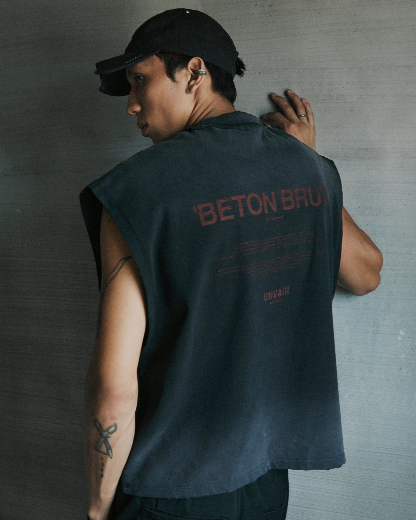 'BETON BRUT' Sleeveless - Sunfaded Black