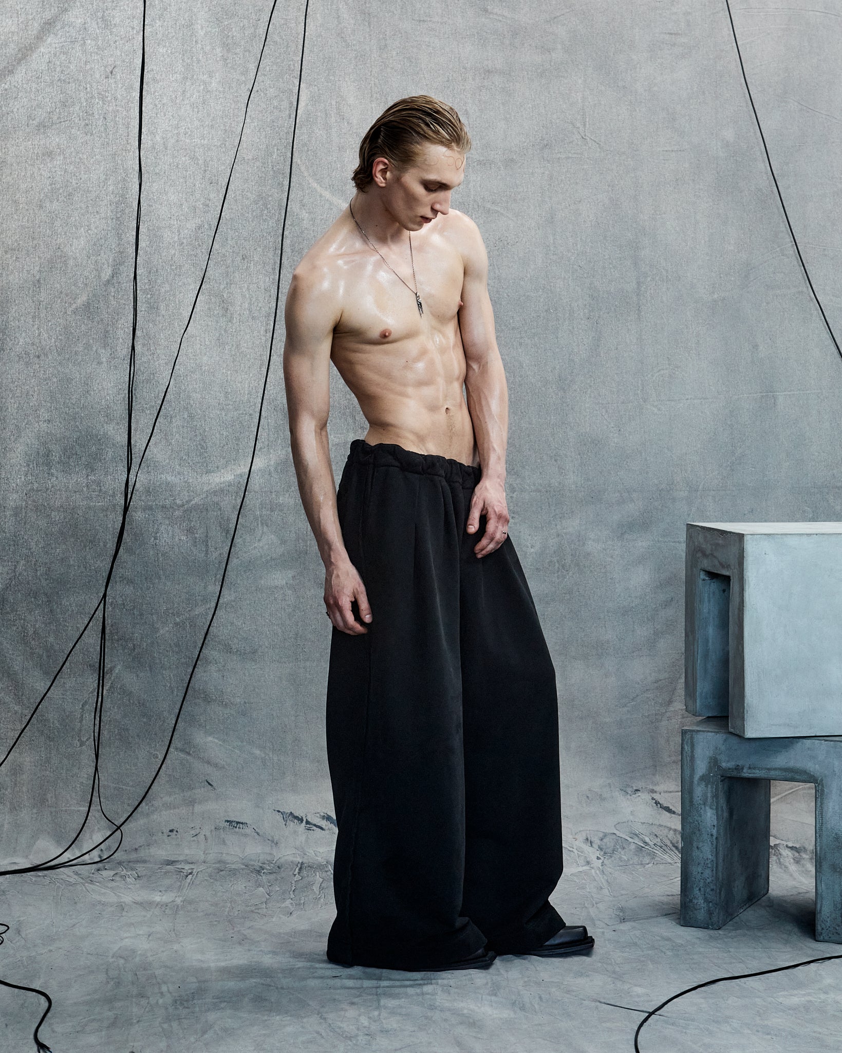 Entity Wide-Leg Sweatpants - Washed Black