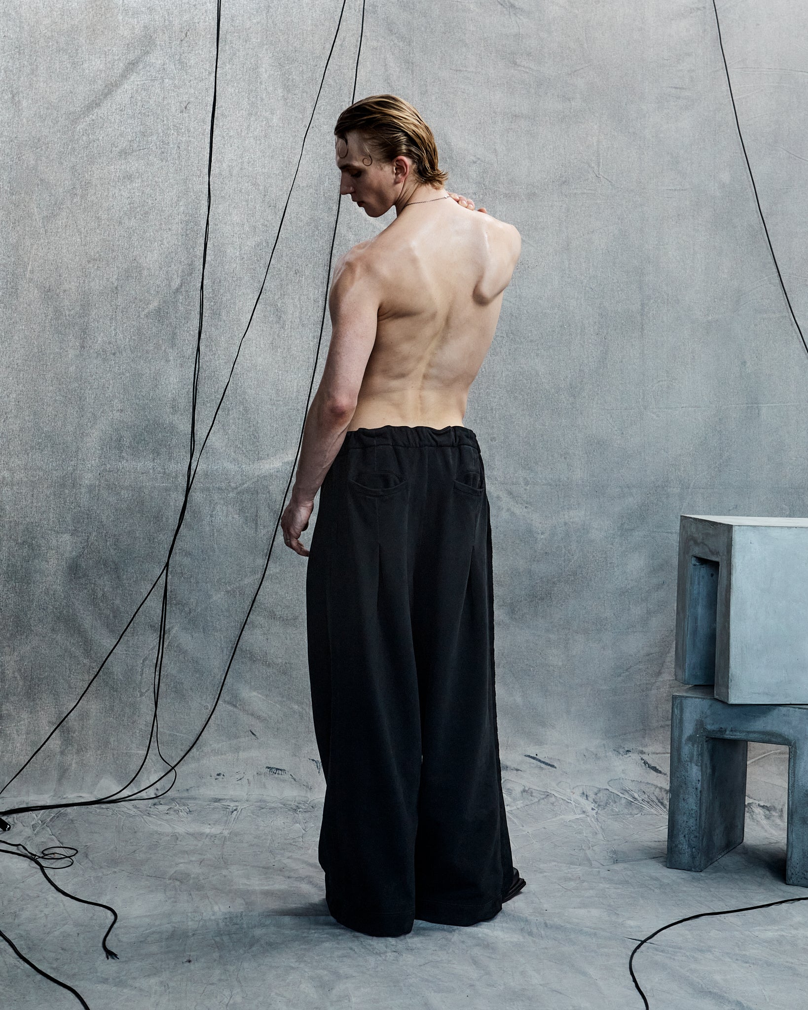 Entity Wide-Leg Sweatpants - Washed Black