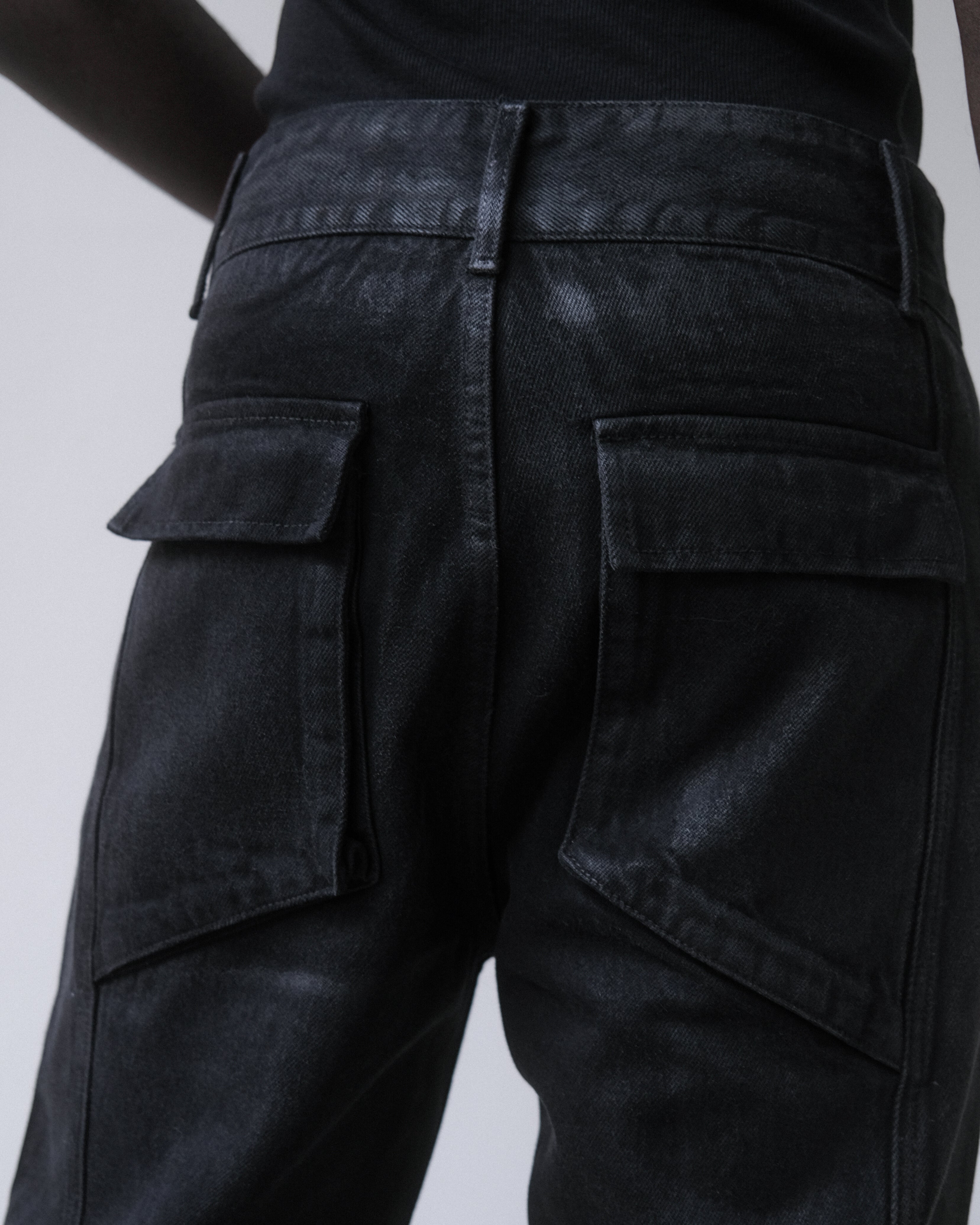 WAXED 3D-POCKET PANTS