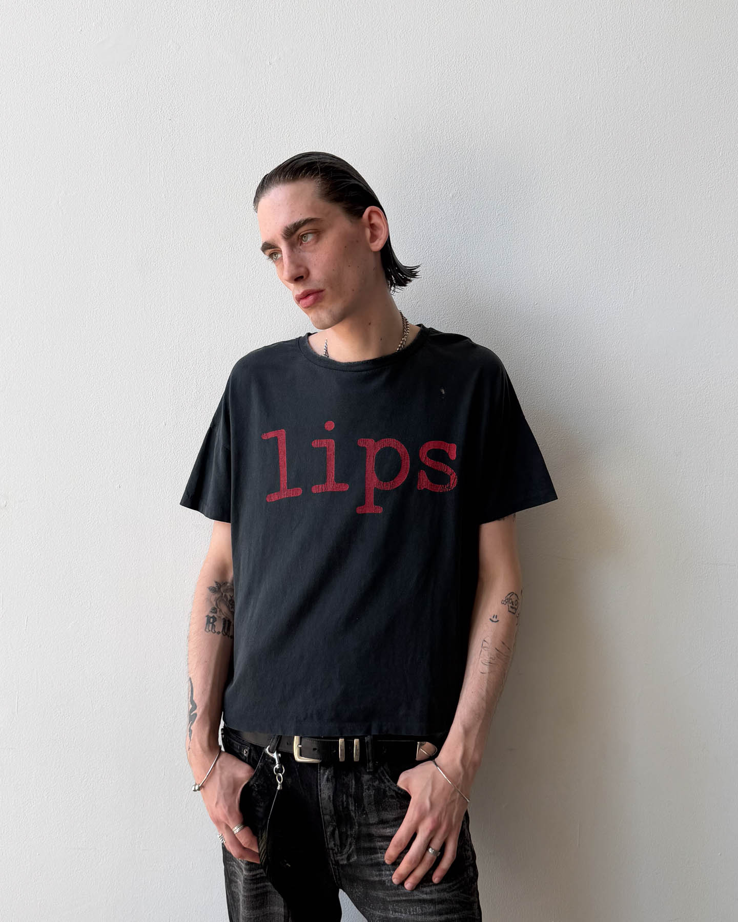 'LIPS' SHIRT – WASHED BLACK