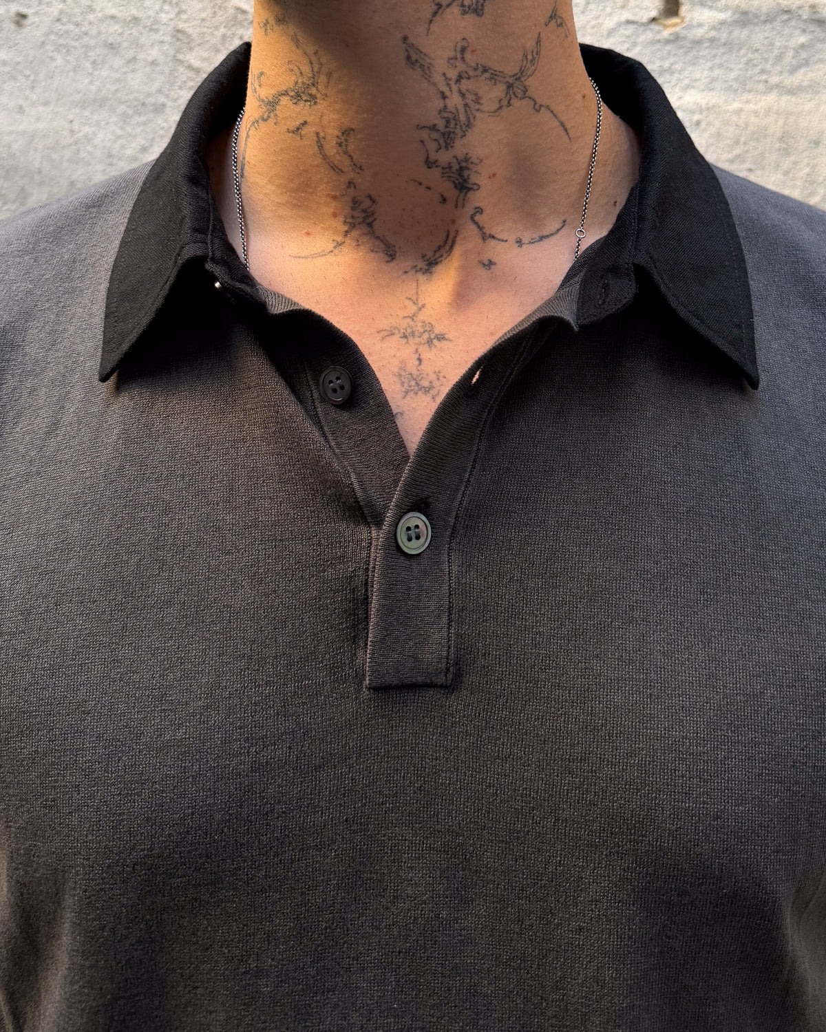 'RAVIN' FINE KNIT POLO – WASHED GREY