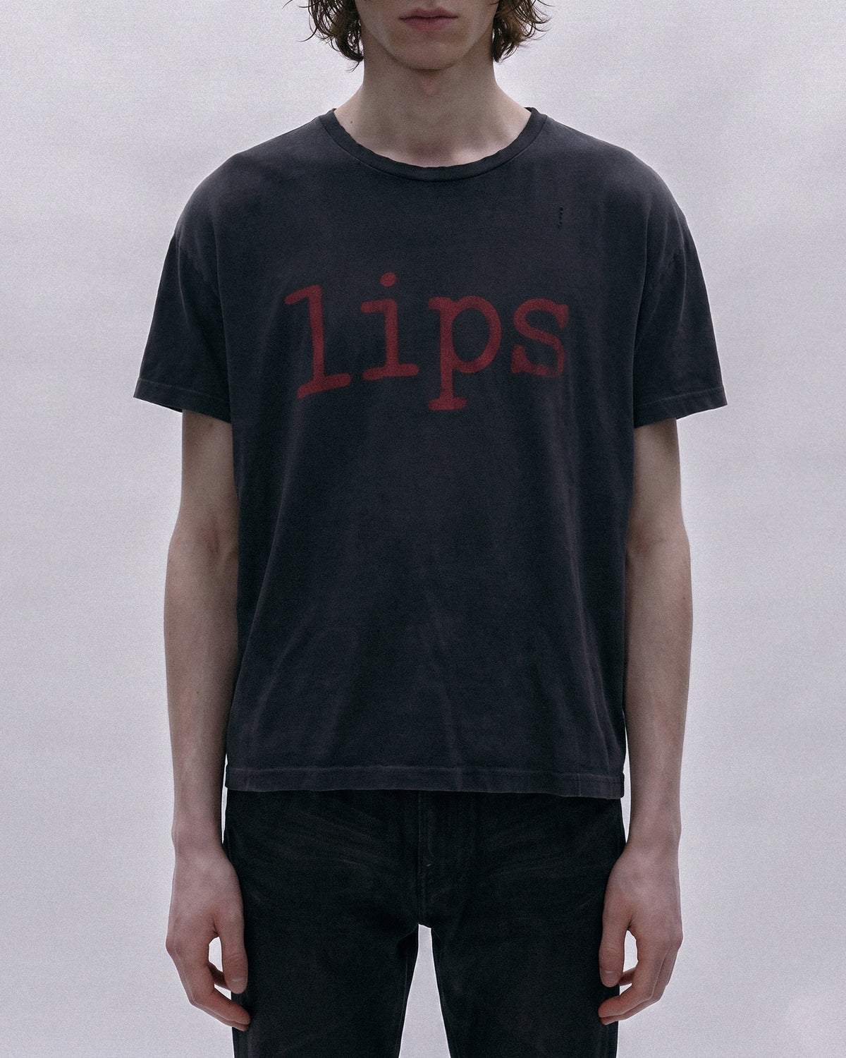 'LIPS' SHIRT – WASHED BLACK