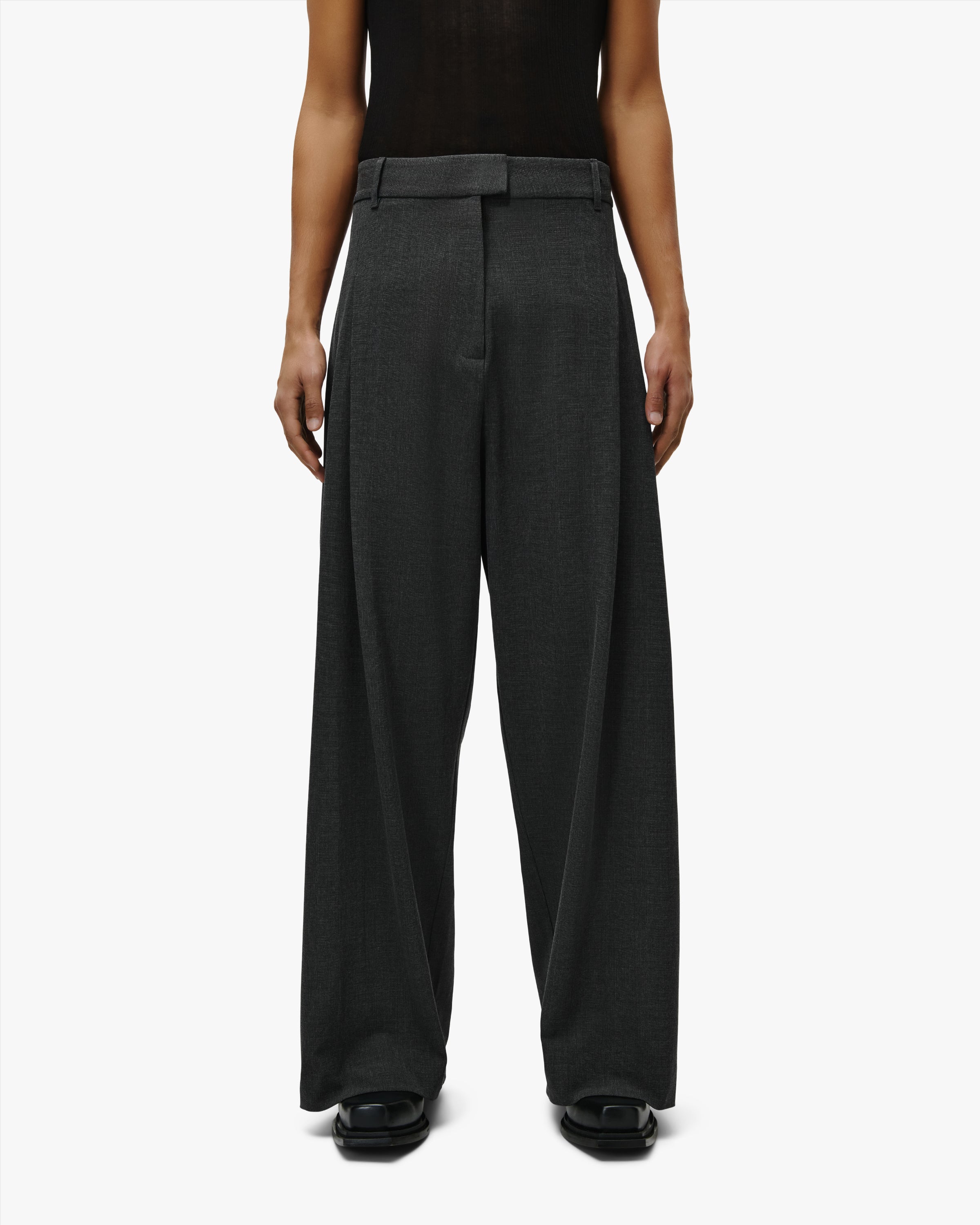 'IYAS' PLEATED SUIT PANTS – CHECKED