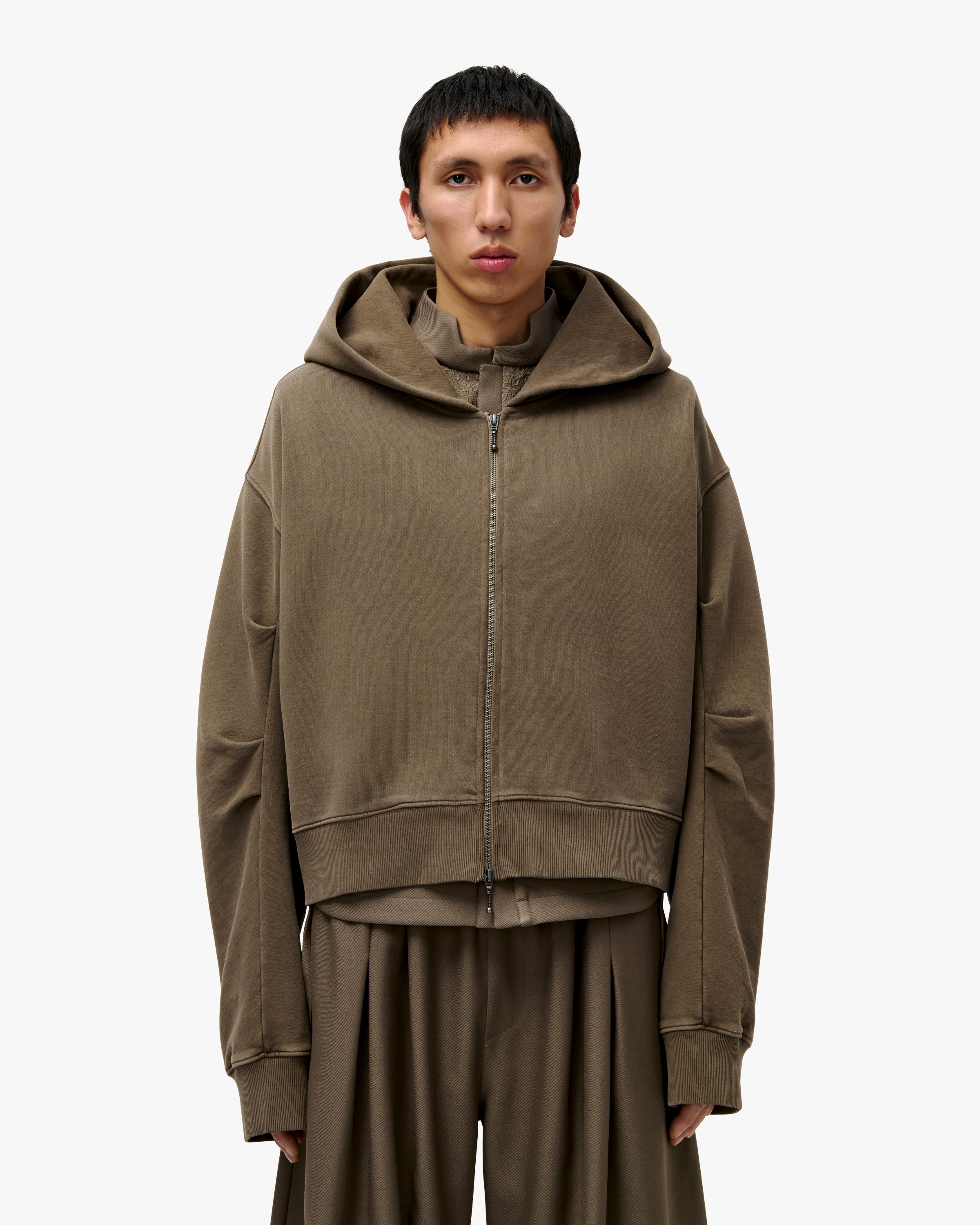 'RAYAD' PLEATED ZIP HOODIE – TAN
