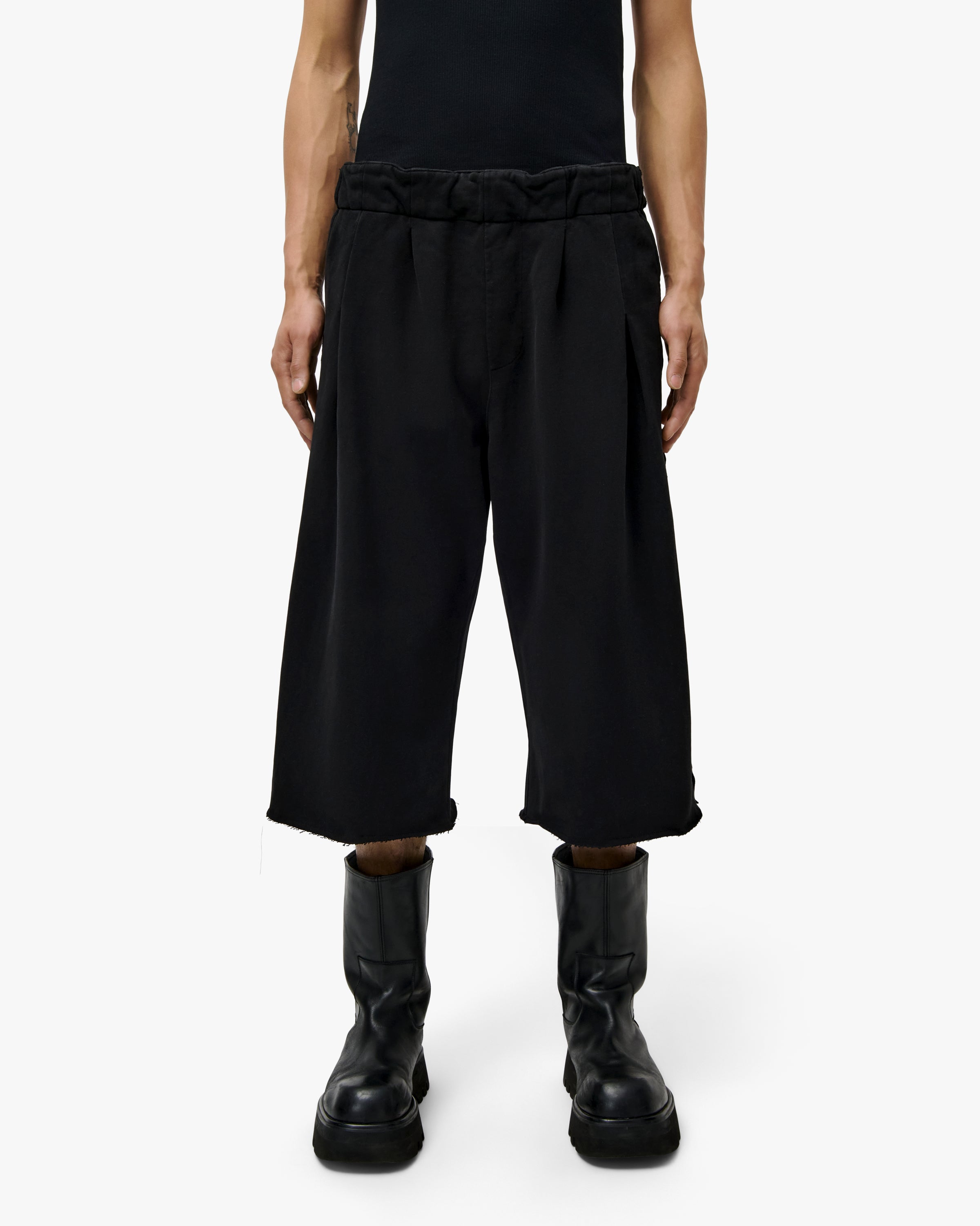 'LUNE' ENTITY SWEAT BERMUDA – WASHED BLACK