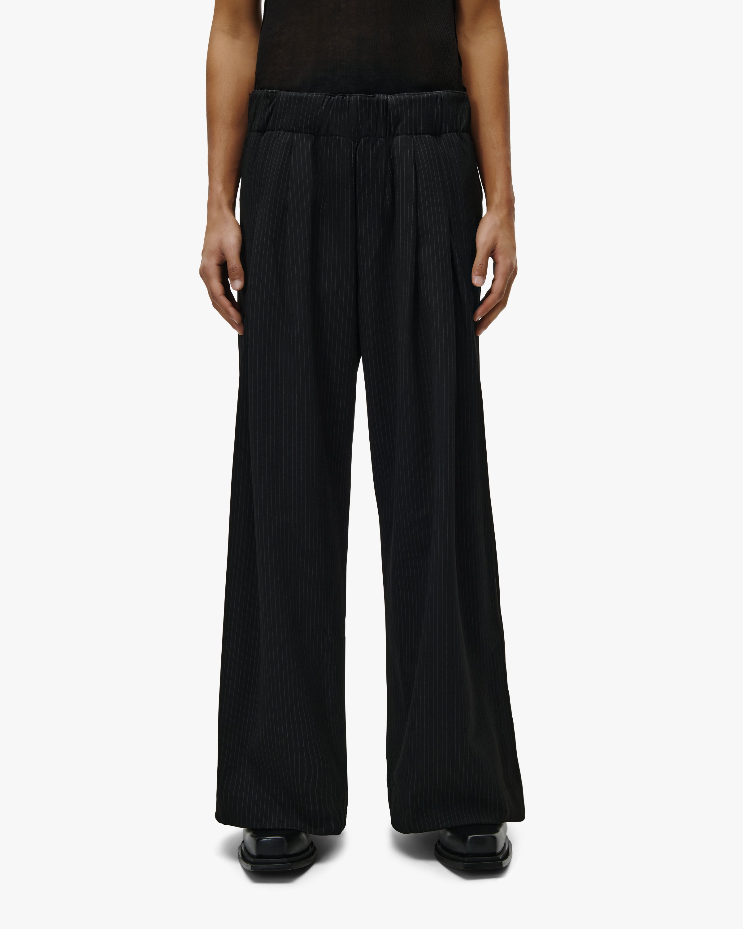 'HUNG' Entity Wide-Leg Suitpants - Pinstripe